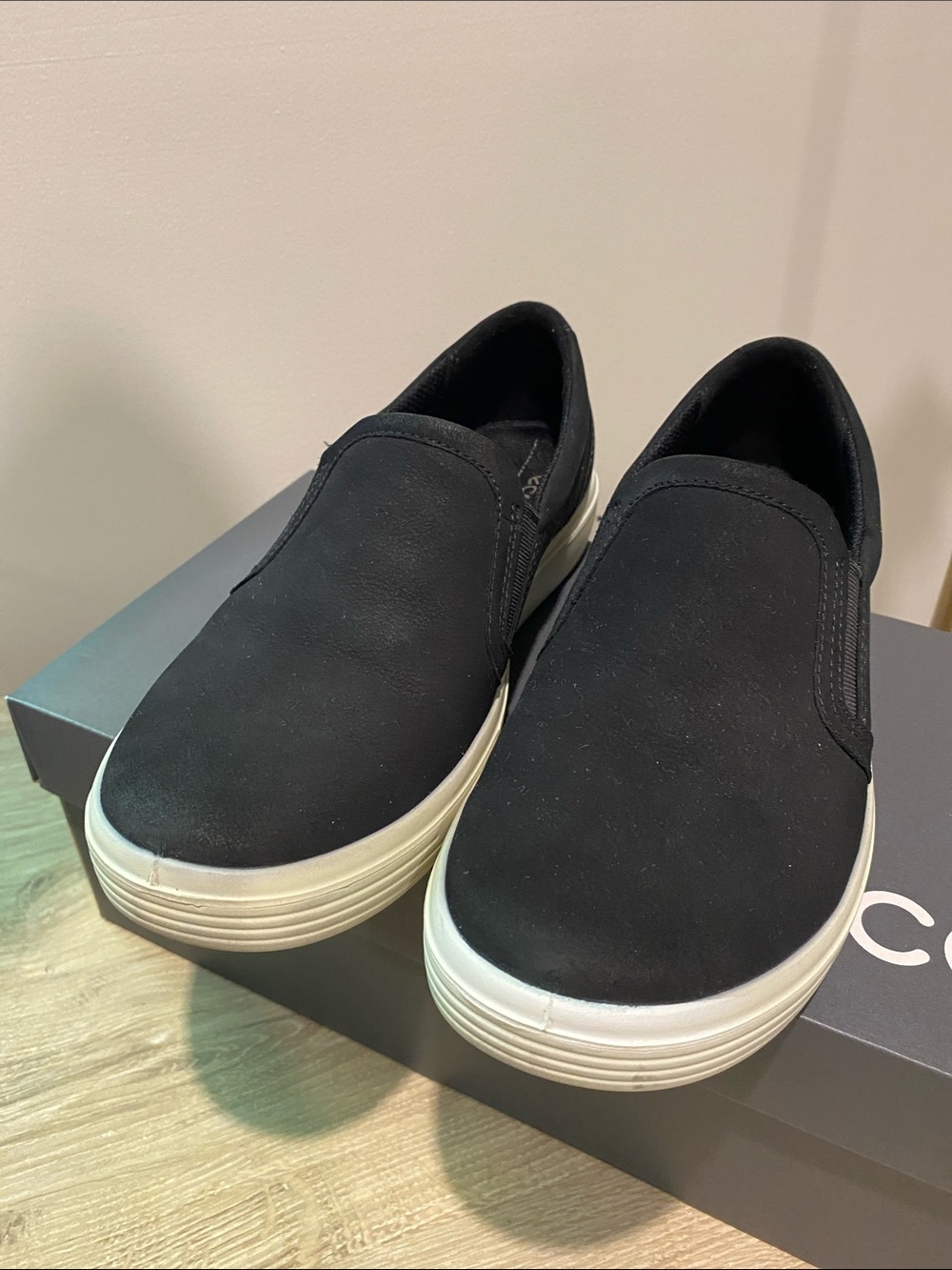 ECCO - Picture 2 of 11